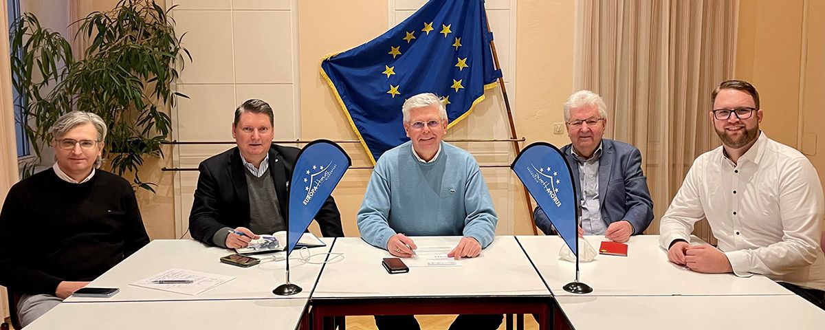 (von links: Steuerberater Mag. Johann Picej; Gemeinderat  Mag. Ren&eacute; Cerne, MBA; Vizeb&uuml;rgermeister Prof. Mag. Alois Dolinar; Pr&auml;sident Europahaus Klagenfurt Prof. Mag. Dkfm. Valentin Petritsch; Gesch&auml;ftsf&uuml;hrer Europahaus Marc Germeshausen)